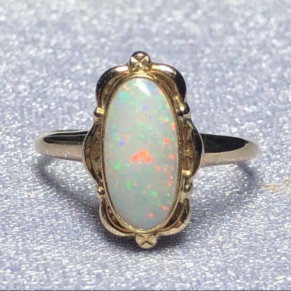 Vintage 14k YG Opal Bezel set Ring